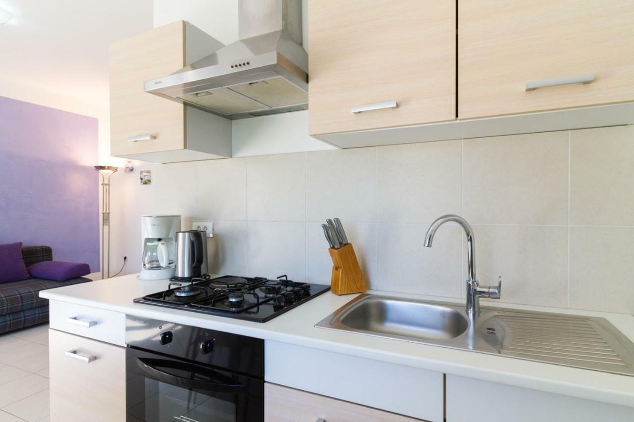 Apartments Tonka Near Beach And Sea PUY 외부 사진