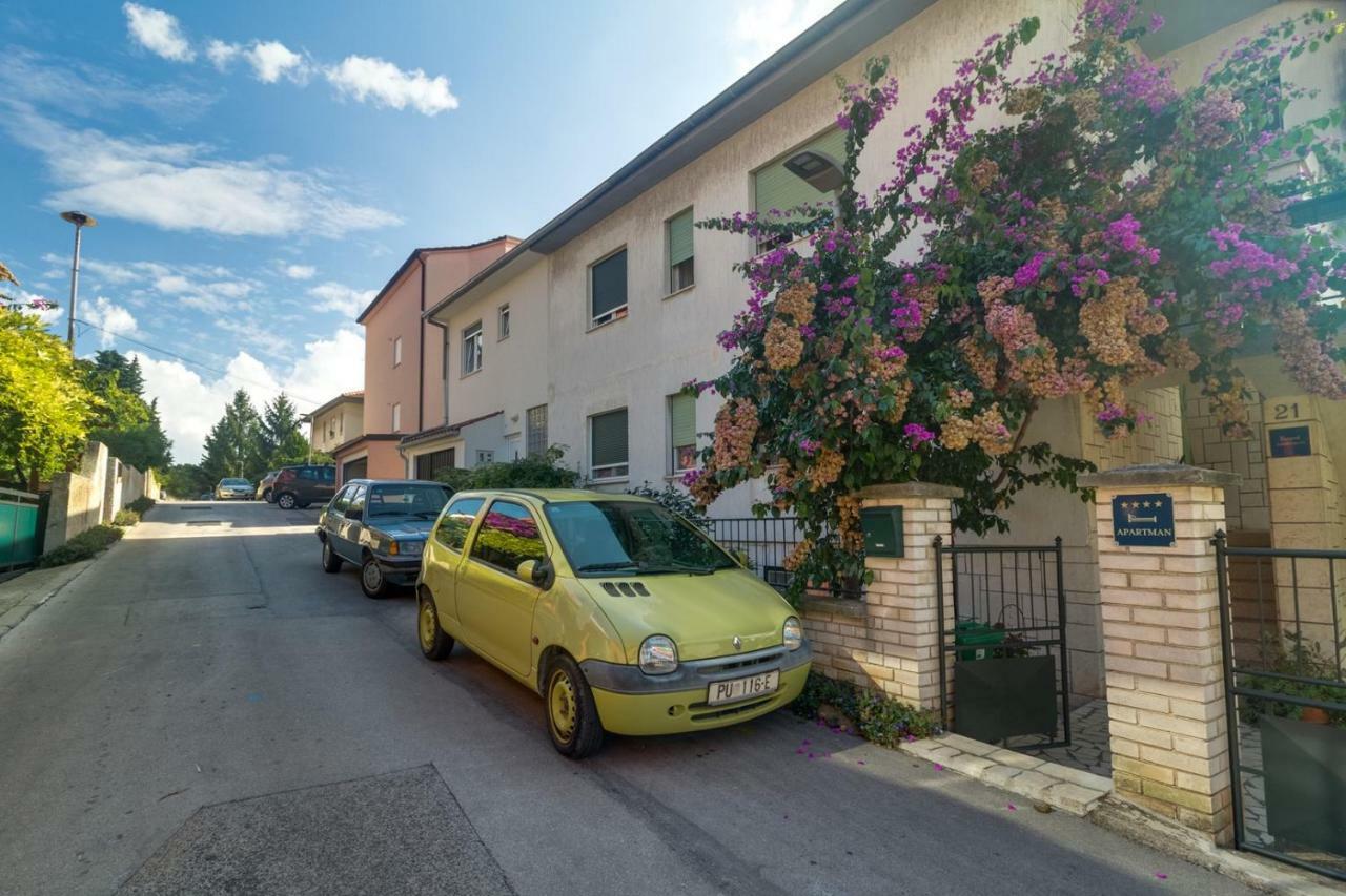 Apartments Tonka Near Beach And Sea PUY 외부 사진