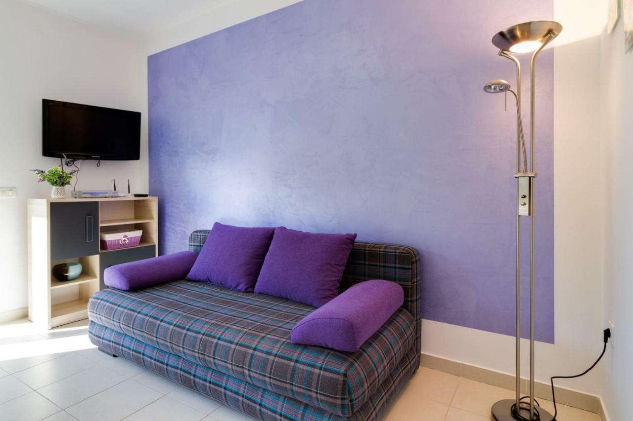 Apartments Tonka Near Beach And Sea PUY 외부 사진